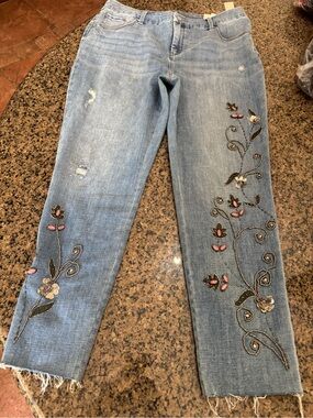 NEW Chico's Light Blue Girlfriend Straight Leg Jeans with Floral Embroidery